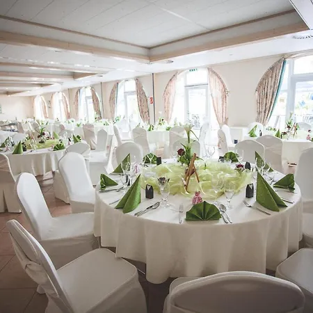 Landgasthaus Zur Birke 호텔 Burkhards